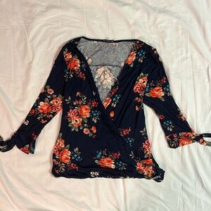 West Kei 3/4 sleeve floral surplice top size M